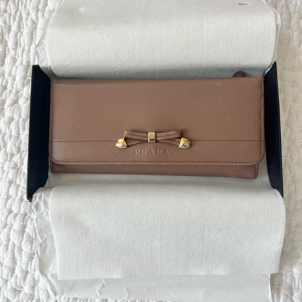 Prada Saffiano Bow Wallet - Picture 3 of 14
